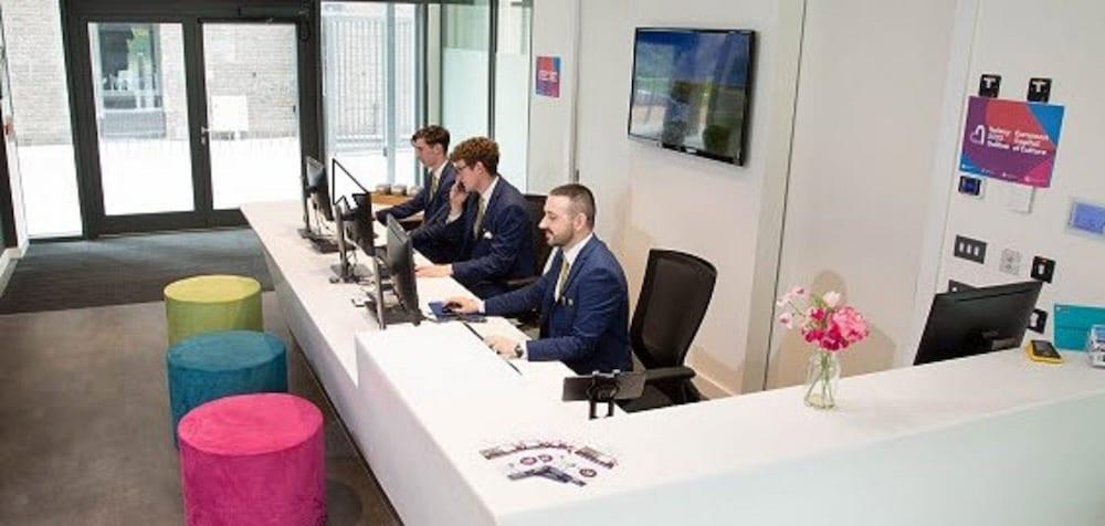 Corrib Village Rooms University Of גלוואיי מראה חיצוני תמונה