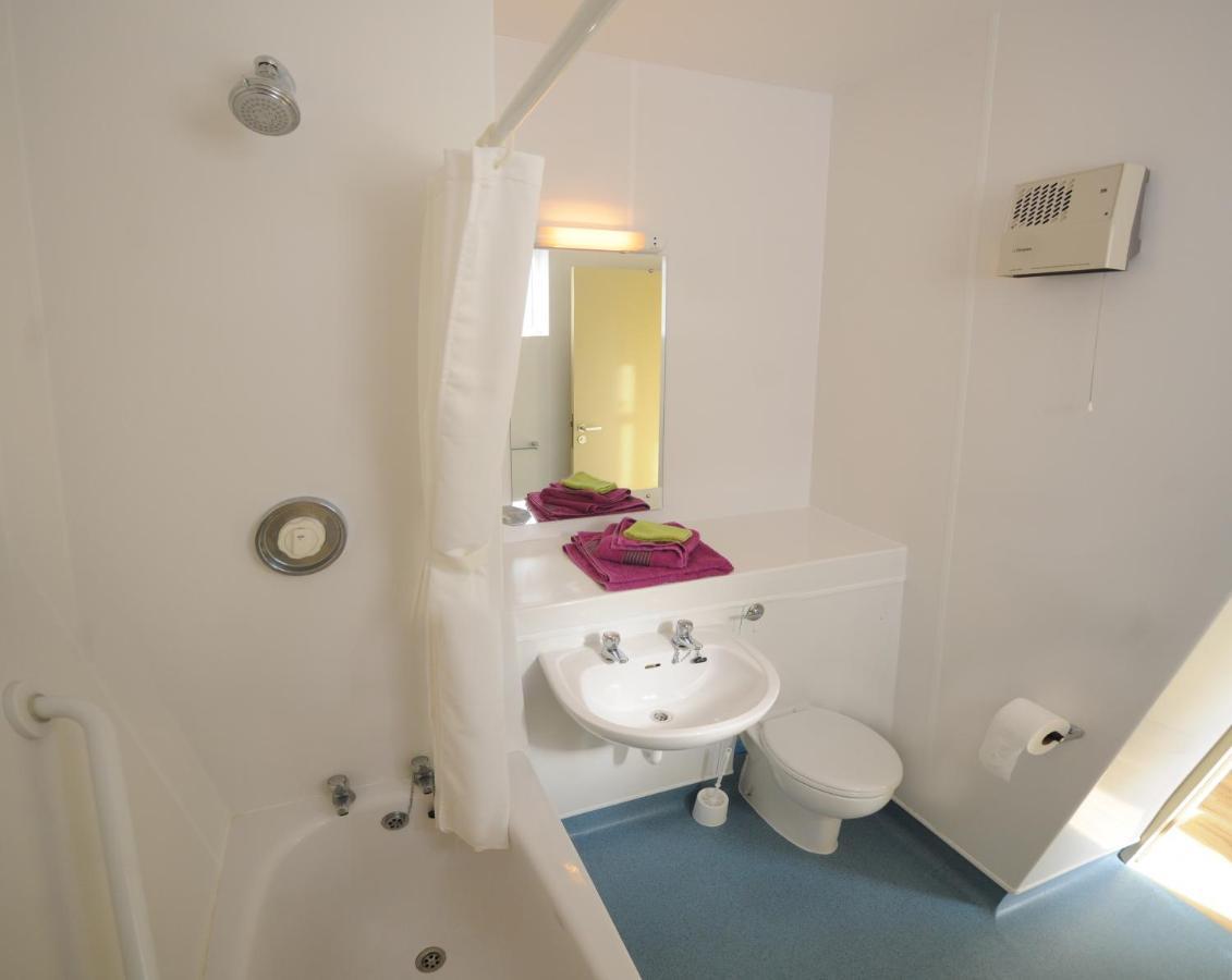 Corrib Village Rooms University Of גלוואיי מראה חיצוני תמונה