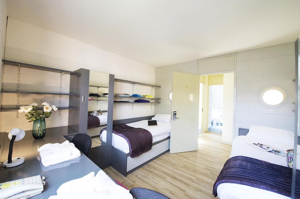 Corrib Village Rooms University Of גלוואיי מראה חיצוני תמונה
