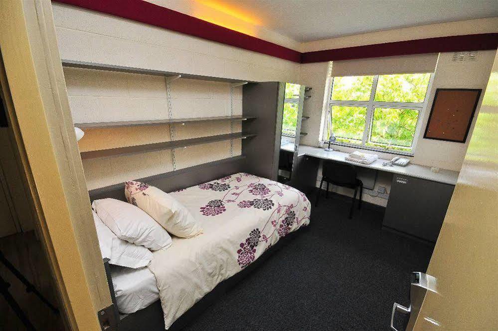Corrib Village Rooms University Of גלוואיי מראה חיצוני תמונה